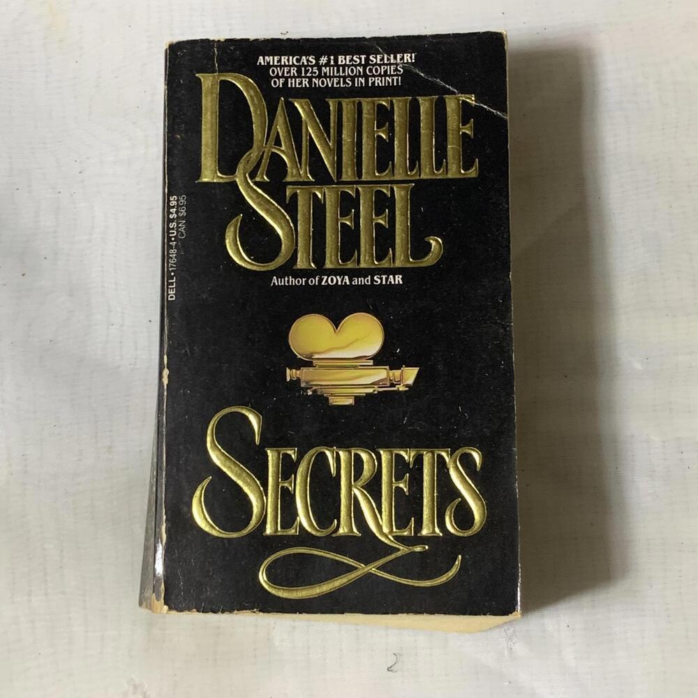 Secrets by‎ Danielle Steel - Paperback Book